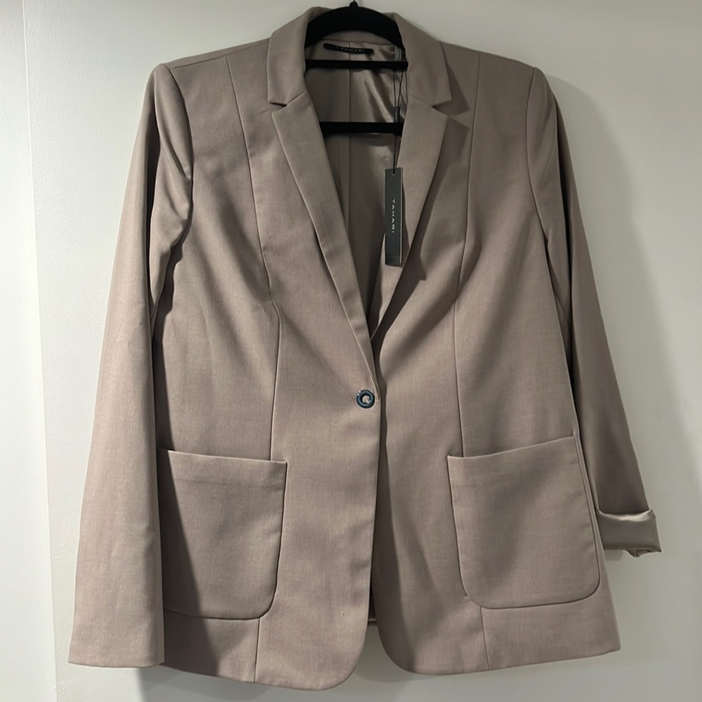 Tahari blazer, brand new never worn